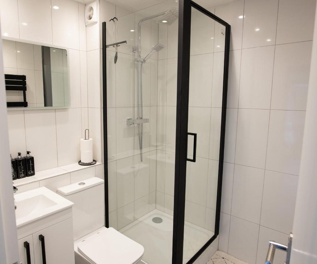 Dorset Stylish Apartment พูล ภายนอก รูปภาพ